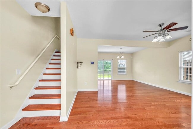 Photo - Spacious 4 Bed, 2.5 Bath in White Oak