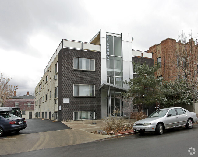 Building Photo - The Stardust Apartments