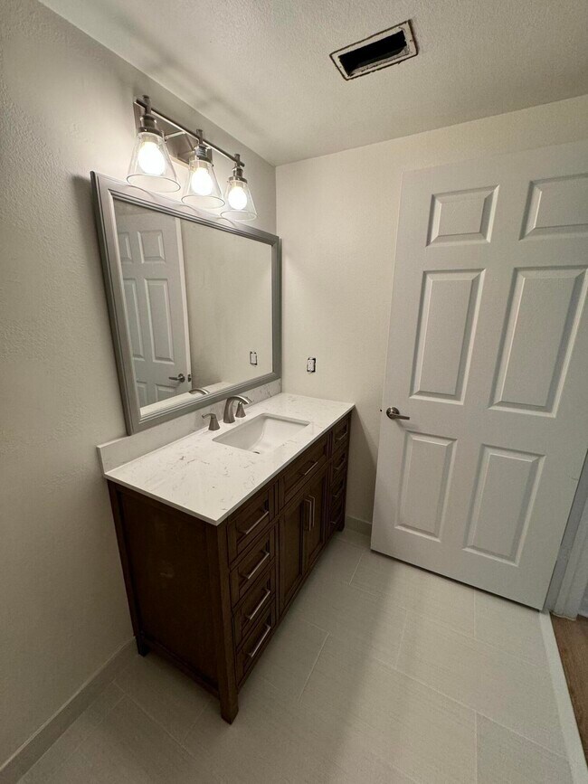 Photo - 6475 Emerald Dunes Dr Unidad 107