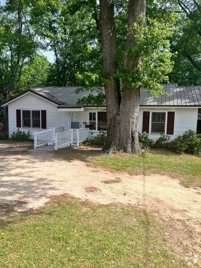 Building Photo - Charming Ranch Rental