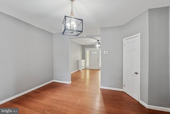 Building Photo - 922 Granite St