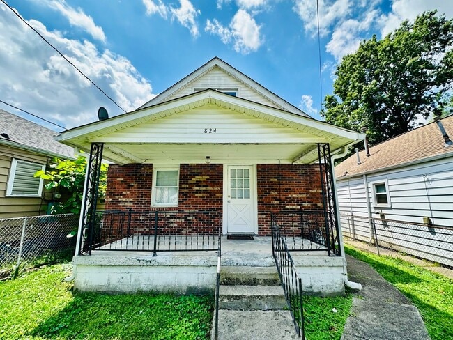Updated FOUR bedroom home in South Louisville - Updated FOUR bedroom home in South Louisville