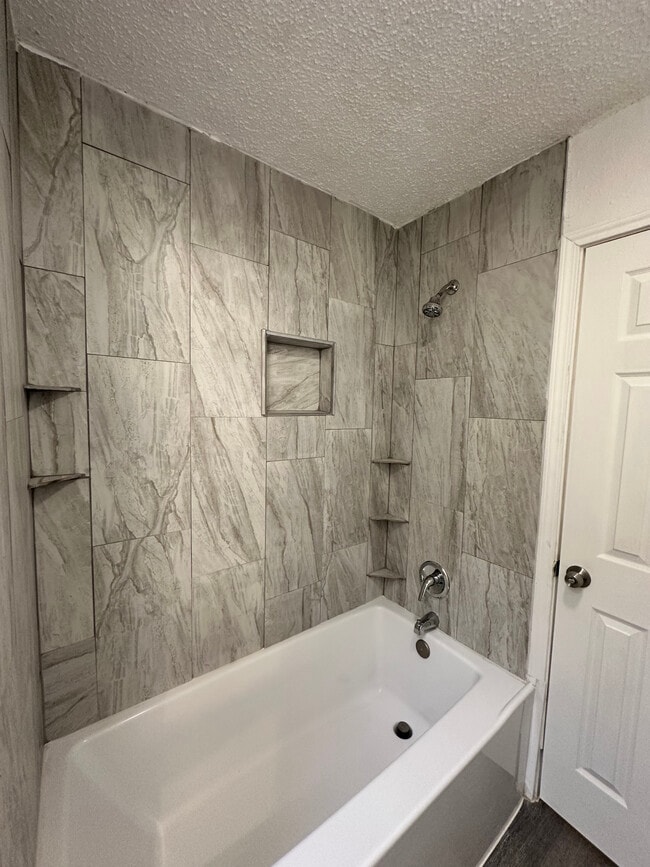 Photo - 302 E 18th St