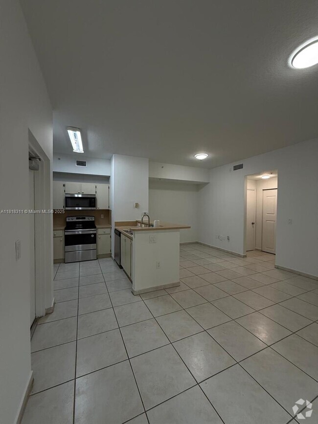Building Photo - 7280 NW 114th Ave Unit 103 Rental