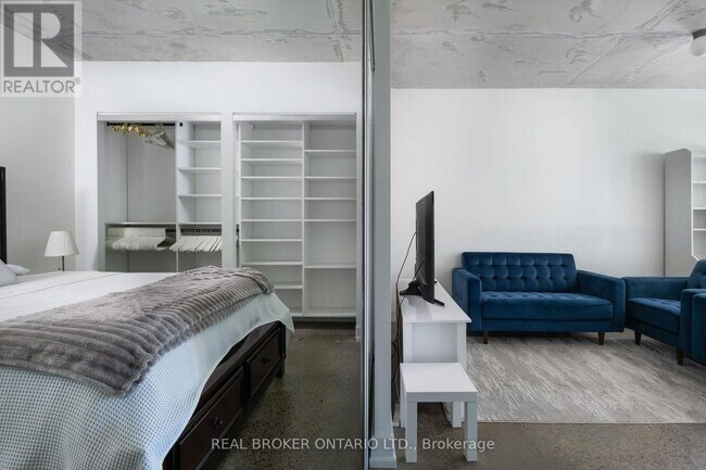 Photo - 2 Gladstone Ave Unit 203