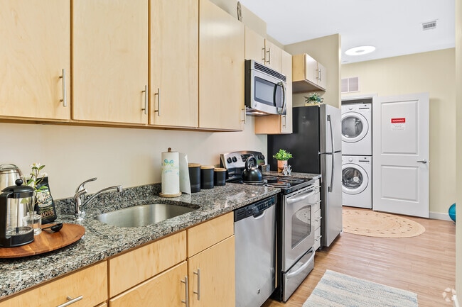 Kitchen - 3BR, 3BA - 922SF