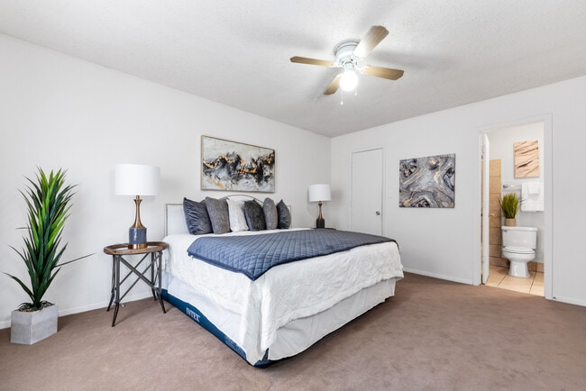 Photo - Azalea Trail Apartments
