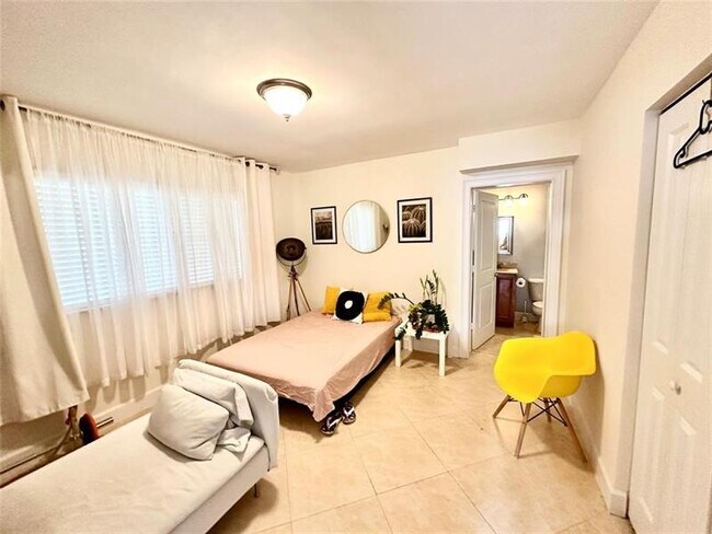 Photo - 410 SW 15th St Unidad 106