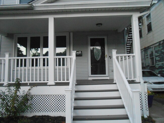Photo - 631 Whalley Ave