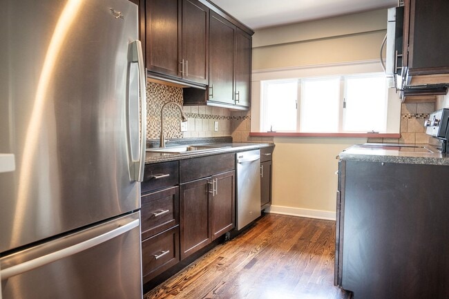 Photo - WalnutS5125 Unidad WalnutS5125U