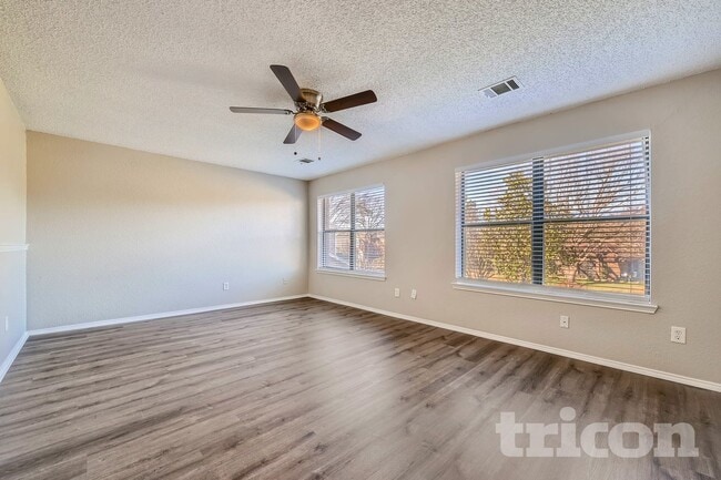 Photo - 6305 Meadowglen Dr