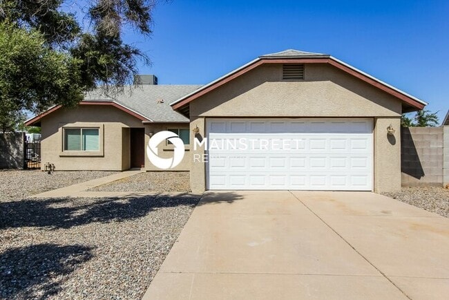3 Bedroom Pet-Friendly Home in Glendale, A... - 3 Bedroom Pet-Friendly Home in Glendale, A...