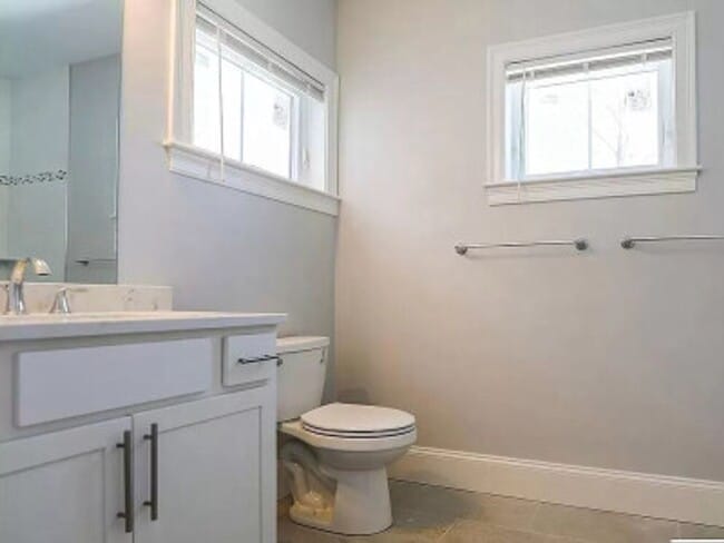 Photo - 124 Kenrick St