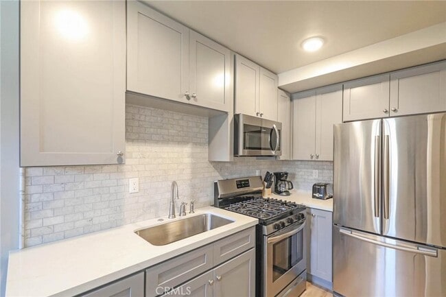 Photo - 327 3rd St Unit R