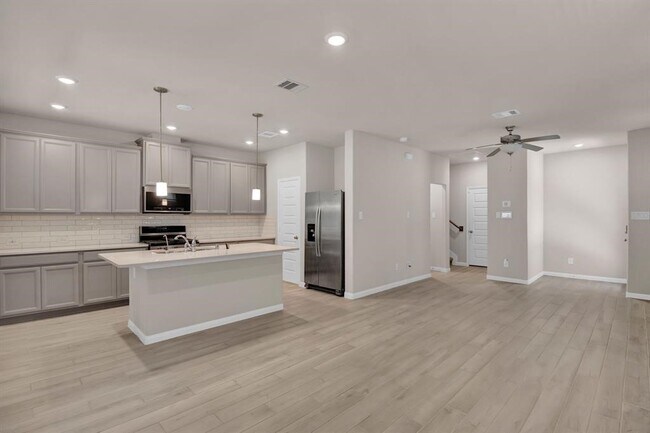 Photo - 16012 Oregon Oak Dr