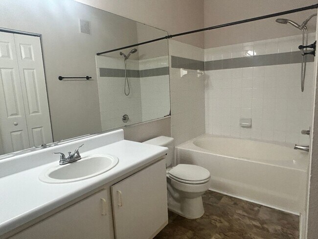 5616 Pinnacle Heights Cir Unidad 308