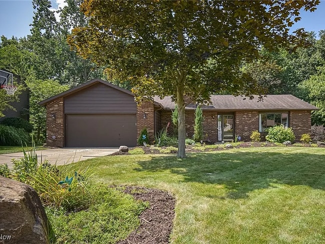 Building Photo - 10266 Huntington Park Dr