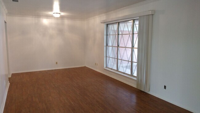 Photo - 7342 Shady Hollow Ln