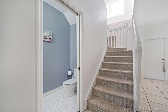 Photo - 1457 Banyan Way