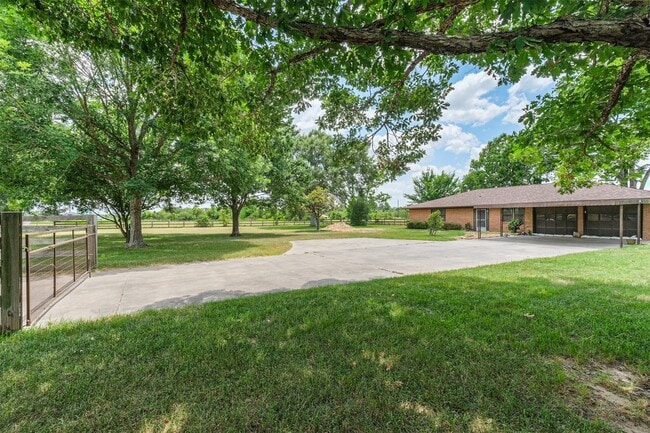 Photo - 18211 Mueschke Rd