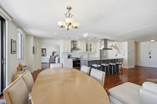 5000 Boardwalk Unit 1008, 1009