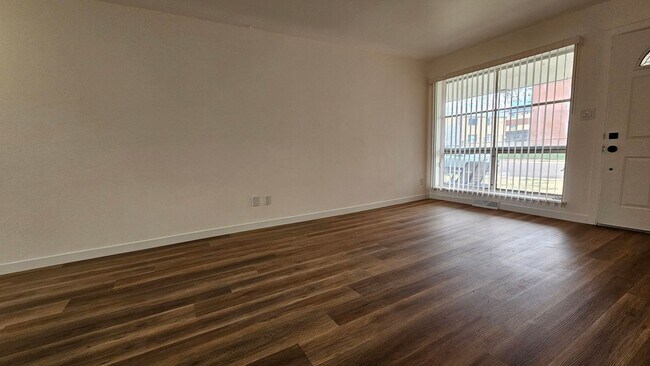 10755.5 W 8th Ave