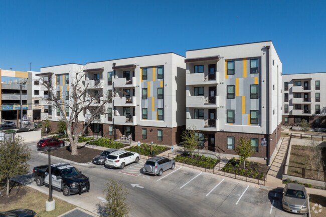 Photo - Pathways at Chalmers Courts West