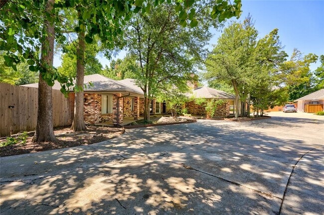 Photo - 6325 Glenbrook Ct