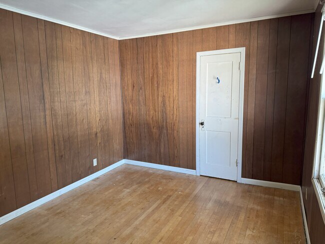 466 W Grand Ave Unit 3BR/1BA