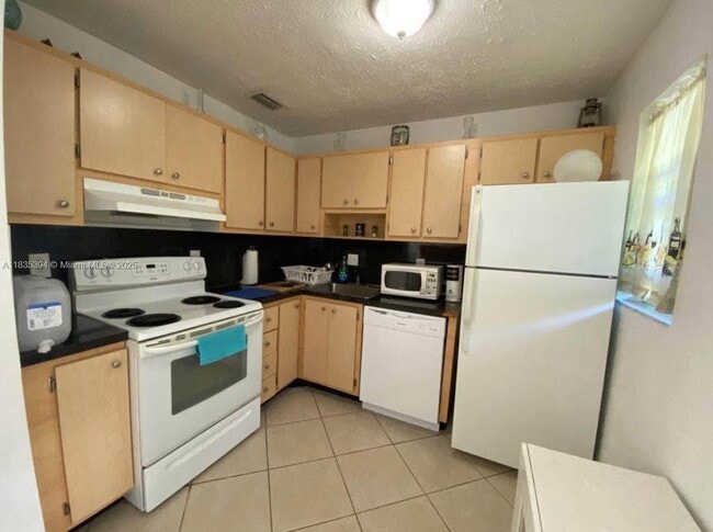 Photo - 700 Layne Blvd Unit 115