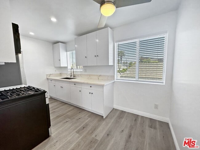 Photo - 2841 S Sycamore Ave Unit 3