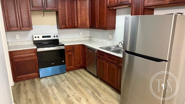 Photo - RATE DROP ALERT (was $2300/month)!