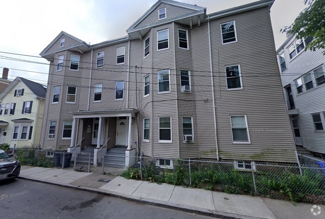 Building Photo - 22 Bynner St Unit 2 Rental