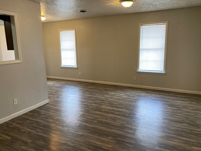 Photo - 282 Tinker Hill Cv Unidad D