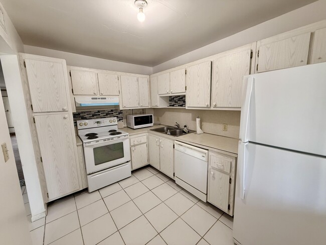 Building Photo - 4387 Trevi Ct Unit 304