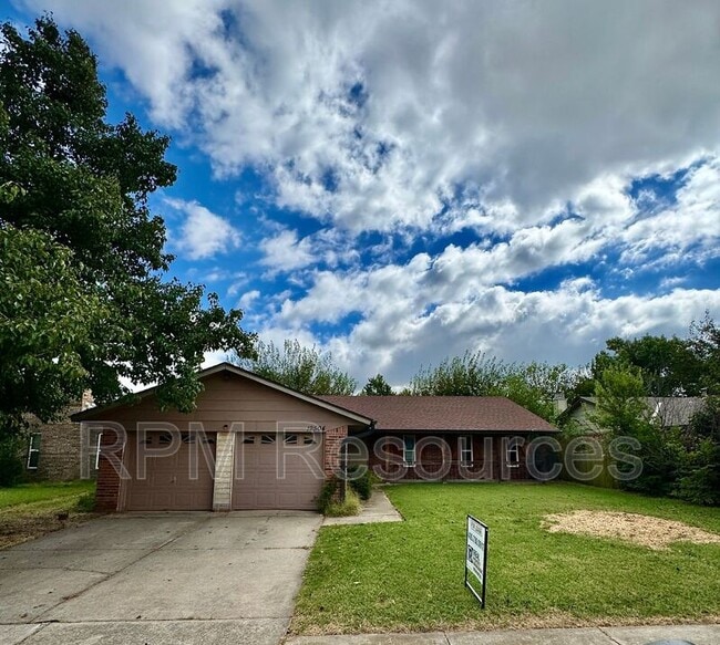 Building Photo - 12504 Whispering Hollow Dr Rental
