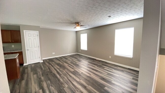 Photo - 1032 Golfview Dr