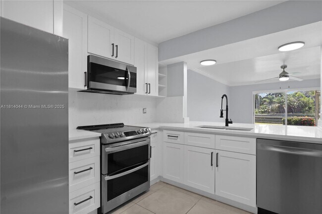 Building Photo - 4100 N 58th Ave Unit 106 Rental