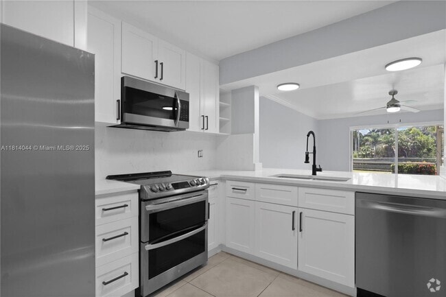 Building Photo - 4100 N 58th Ave Unit 106 Rental