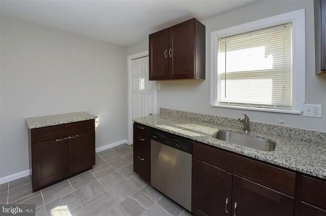 Photo - 526 W Moyamensing Ave