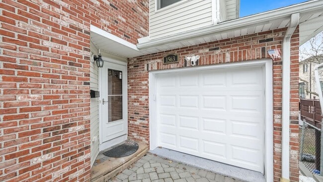 Photo - 1563 Anderson Ave