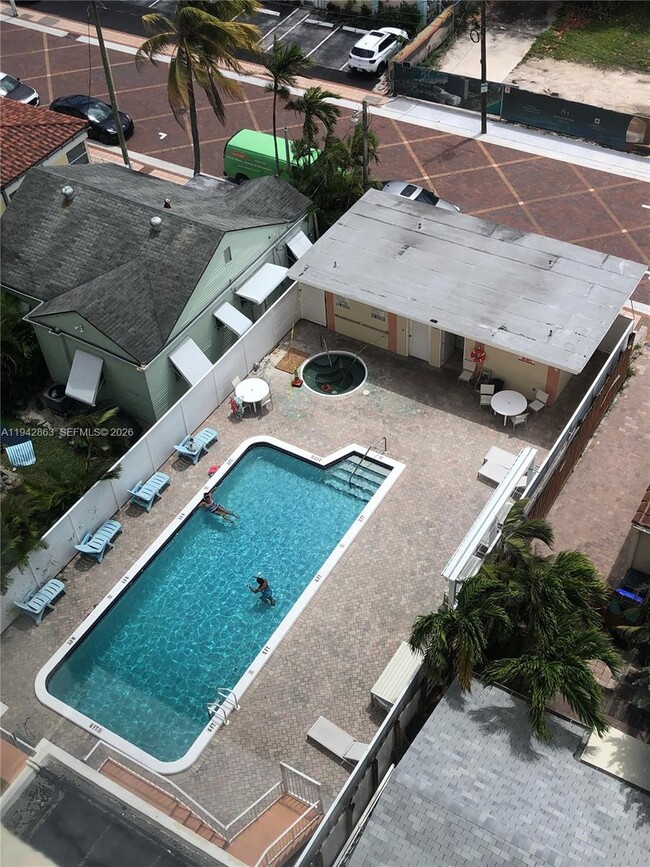 Building Photo - 801 S Ocean Dr Unit 1004