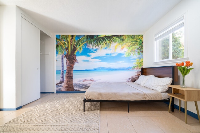 Building Photo - Beach Room