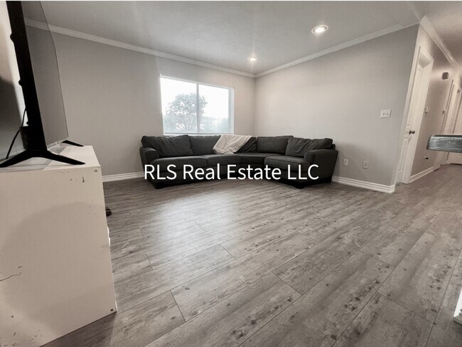 Photo - 1541 Riverside Ave Unit Apt 15