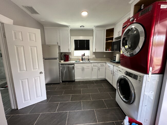 Photo - 803 E James St Unit C