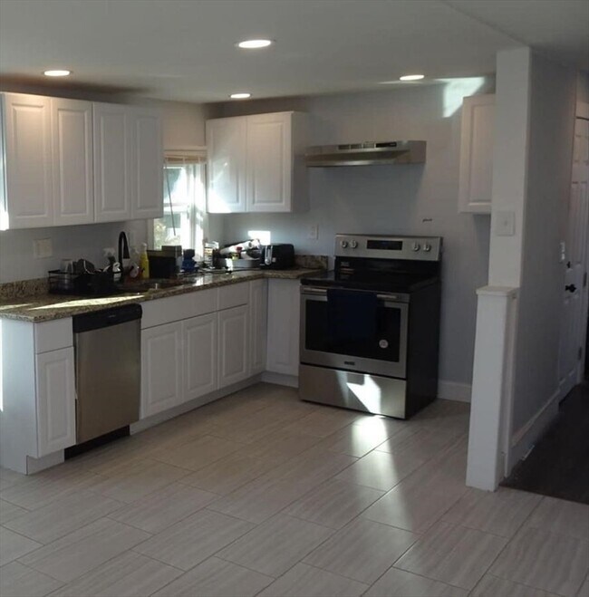 Photo - 100 Broad St