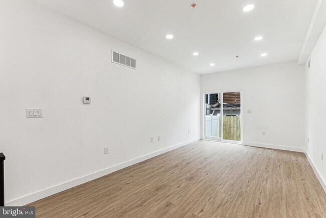 Photo - 2224 N Howard St