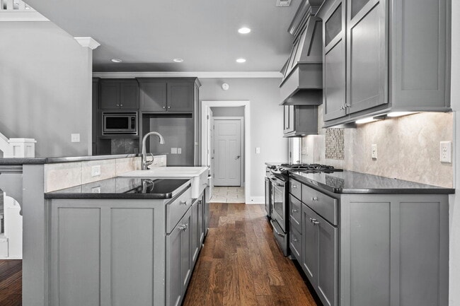 Kitchen - 6508 W Knoll View Way