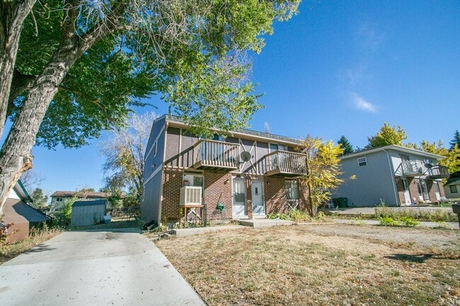 Photo - $1,695.95 - 2 Bed, 1 Bath Townhome In Denver with In Unit Laundry! Unidad 5450