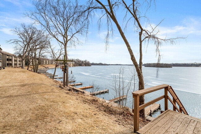 Photo - 730 Cliffs Dr Unit 303A
